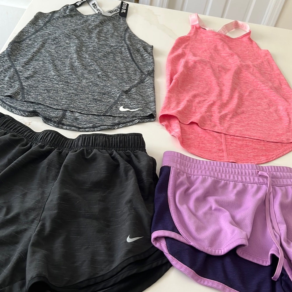 Nike 2 tops shorts size M